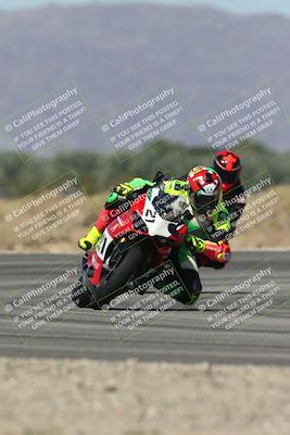 media/Oct-13-2025-Moto Forza (Mon) [[a66d839500]]/3-B Group/Session 3 (Turn 16)/